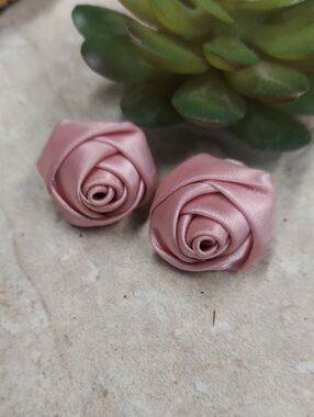 E2596 Pink Satin Rose Stud Earrings Women Accessories